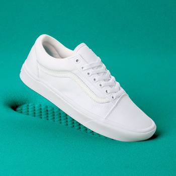 Férfi Vans Comfycush Old Skool Tornacipő VA7263908 Fehér